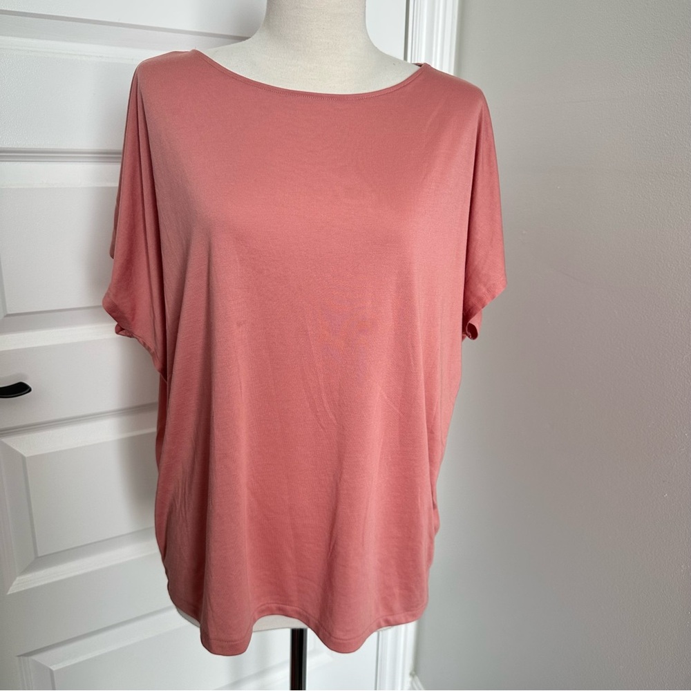 Uniqlo Women's Rose Short Sleeve Tee